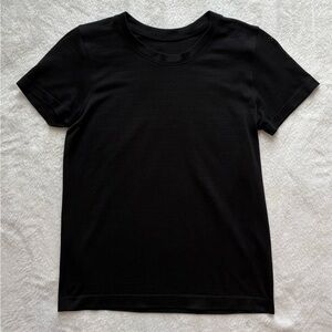lululemon breeze by short sleeve black size 4